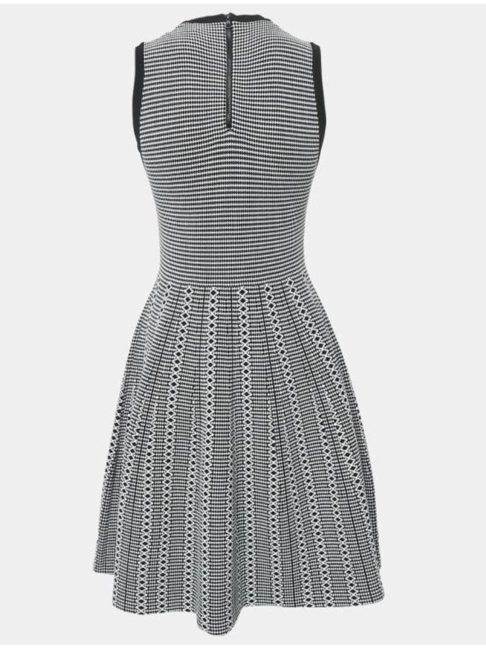 Alice + Olivia Black Kamilah Textured- Stitch  Dress Quiet Luxury Size Small - Picture 2 of 9